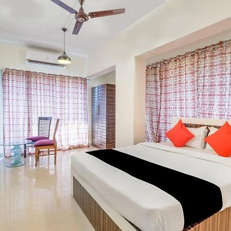 Hotel Crystal Inn Mumbai Bagian luar foto