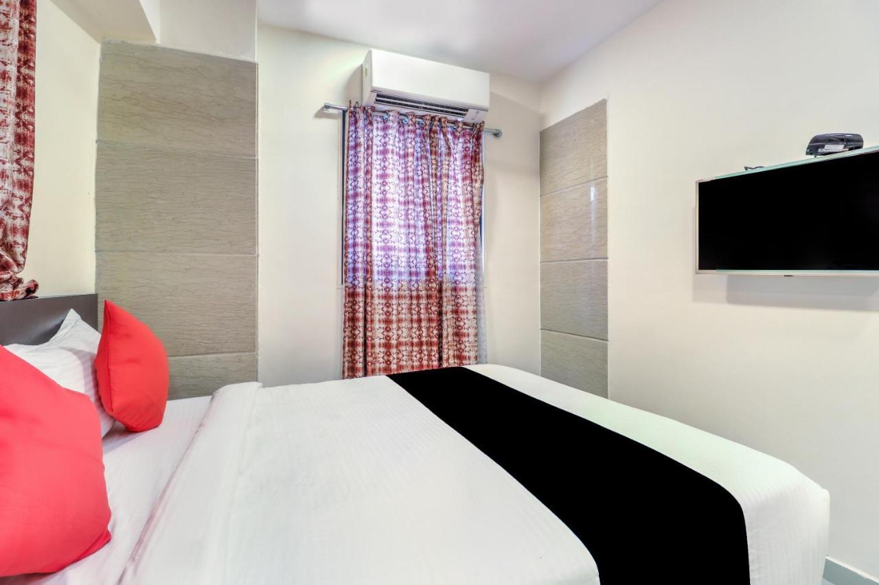 Hotel Crystal Inn Mumbai Bagian luar foto