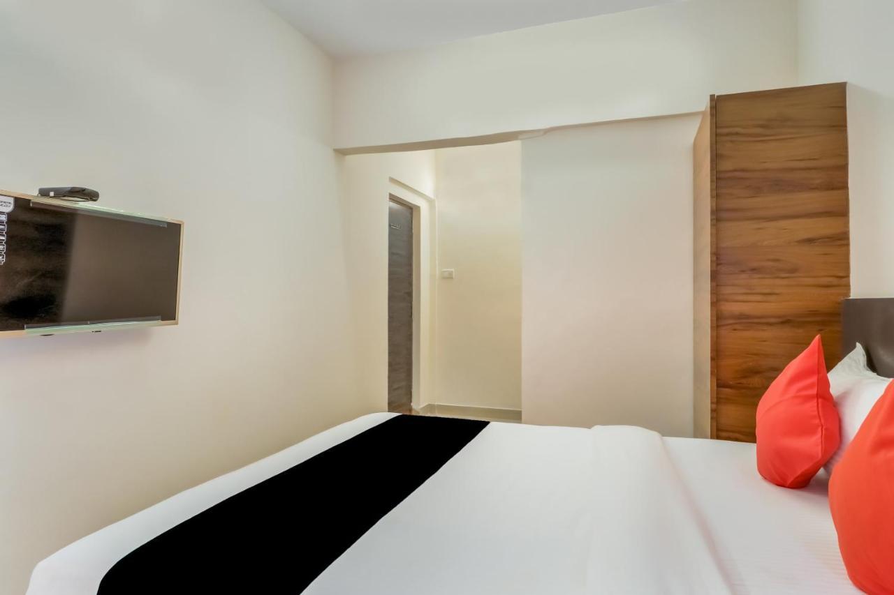 Hotel Crystal Inn Mumbai Bagian luar foto