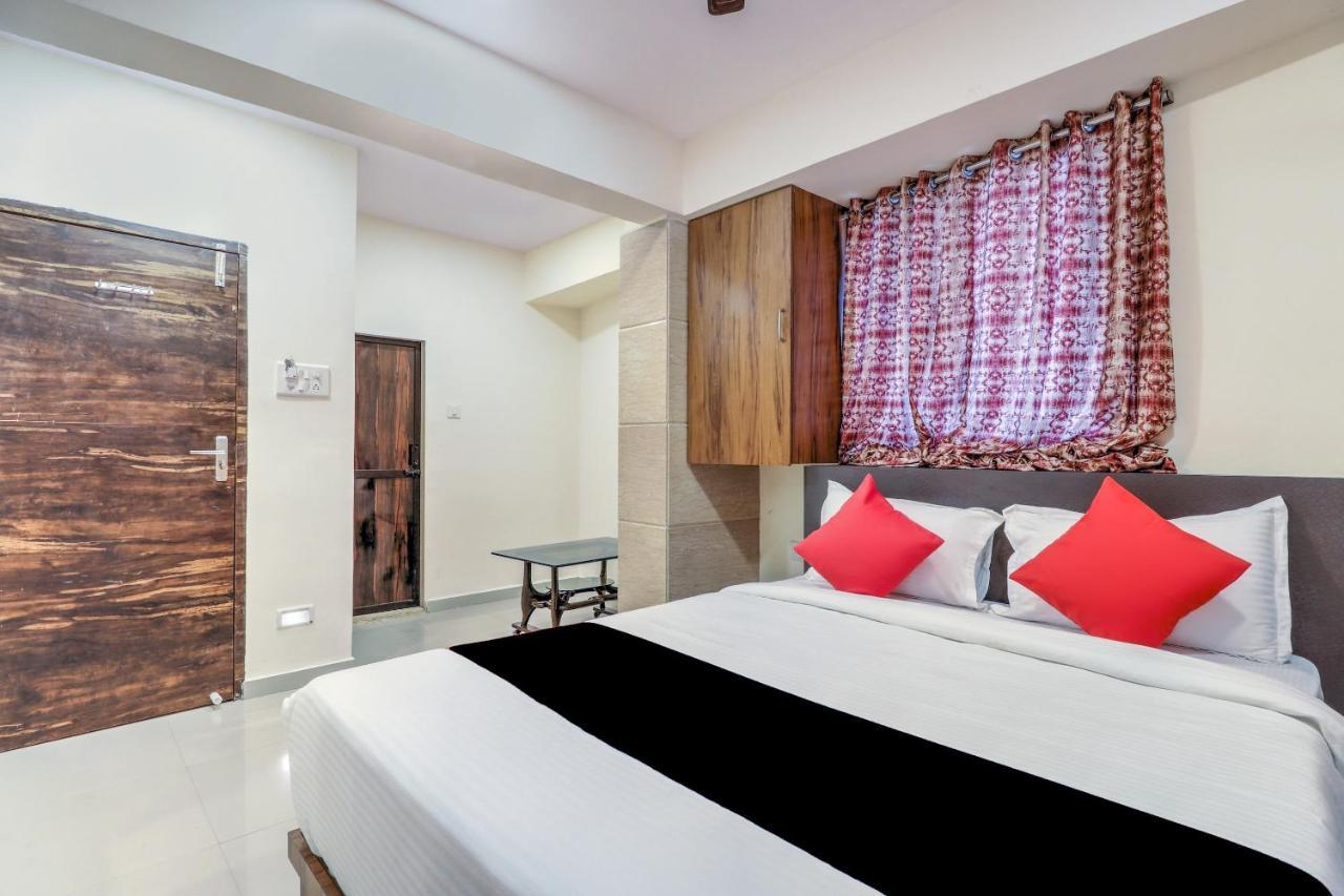 Hotel Crystal Inn Mumbai Bagian luar foto