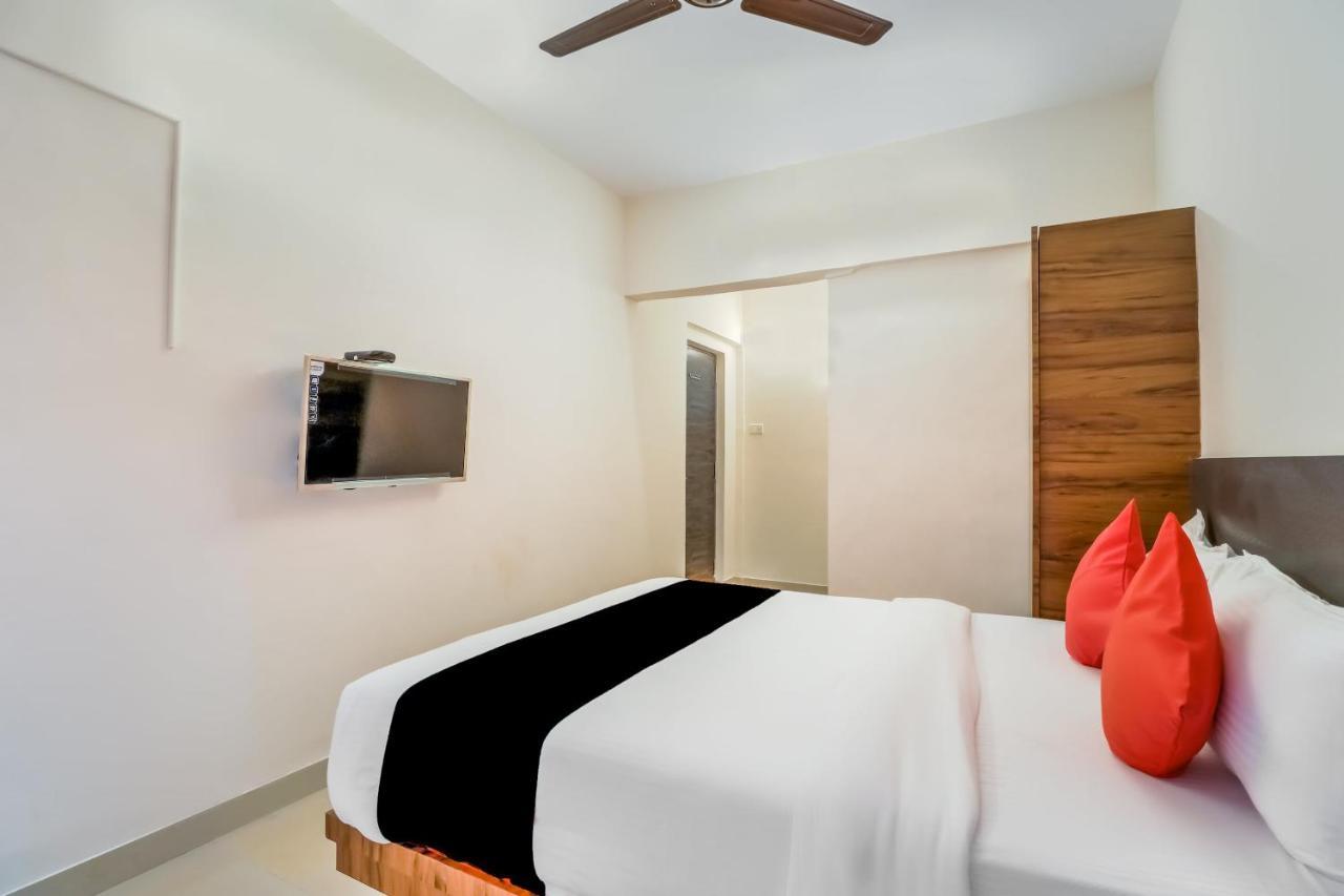 Hotel Crystal Inn Mumbai Bagian luar foto