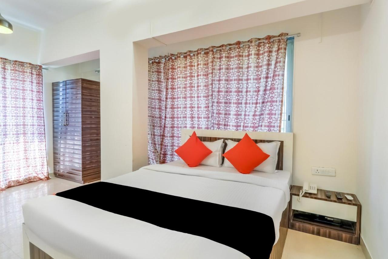 Hotel Crystal Inn Mumbai Bagian luar foto