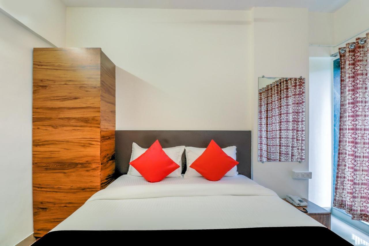 Hotel Crystal Inn Mumbai Bagian luar foto