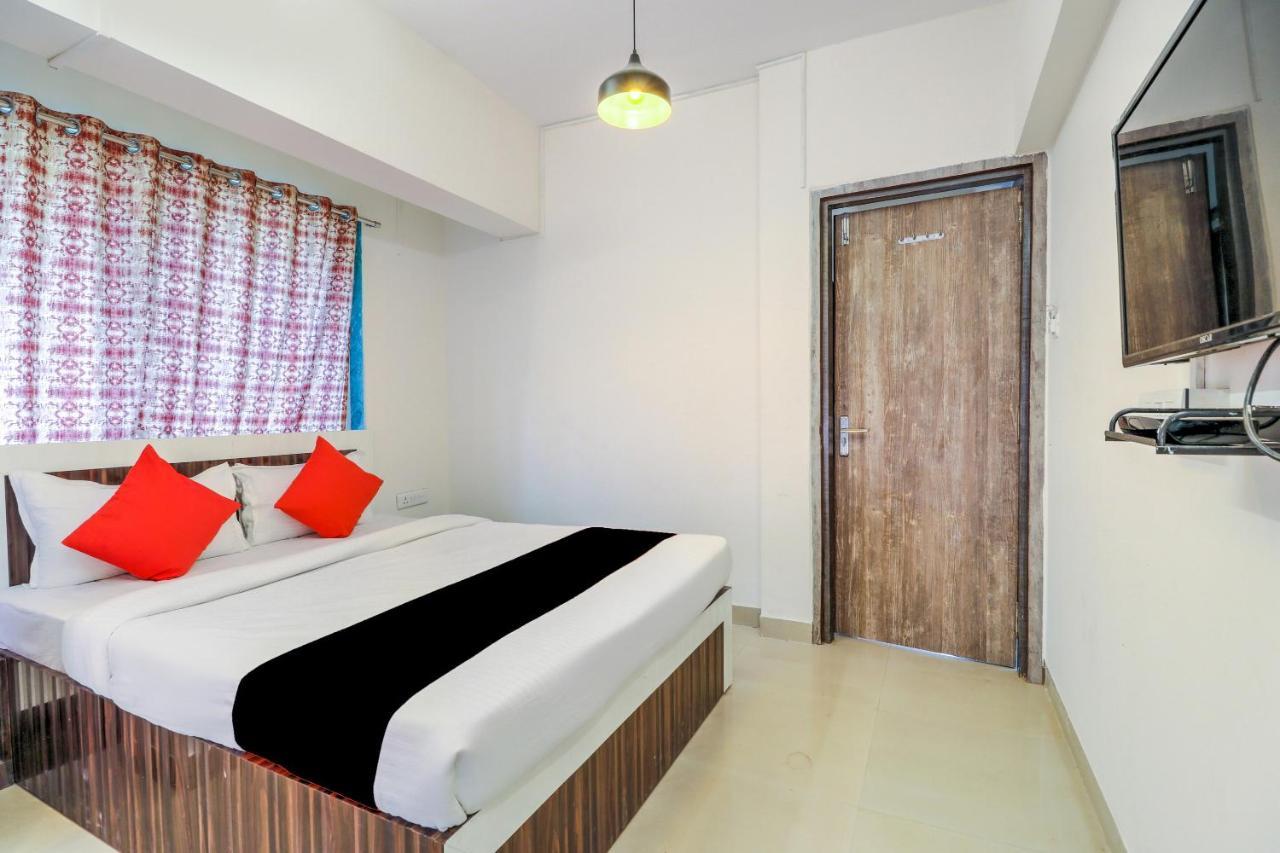 Hotel Crystal Inn Mumbai Bagian luar foto