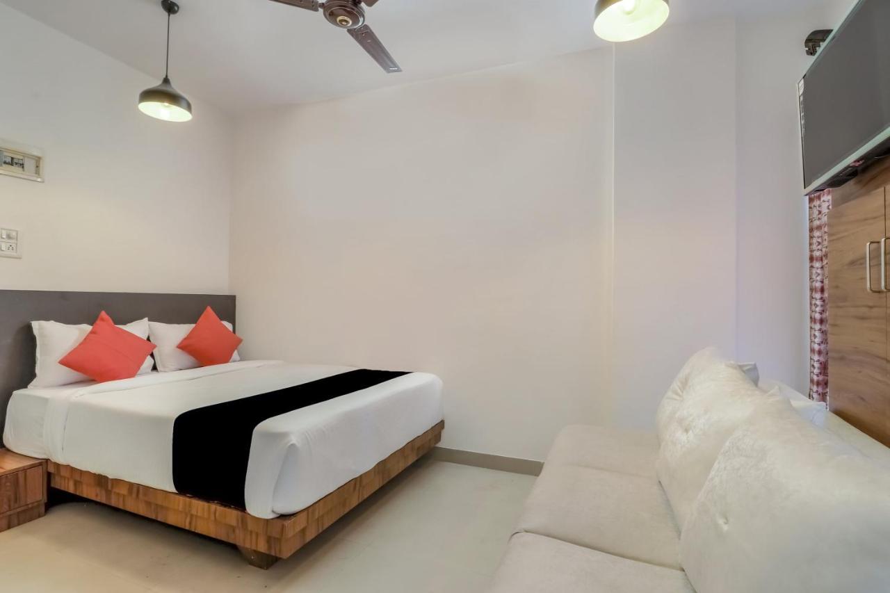 Hotel Crystal Inn Mumbai Bagian luar foto