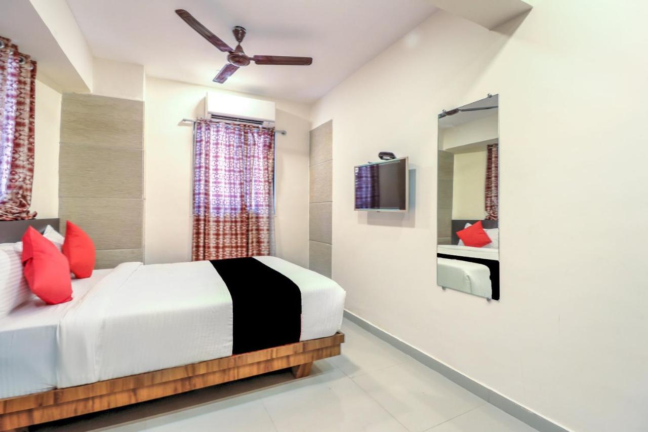 Hotel Crystal Inn Mumbai Bagian luar foto