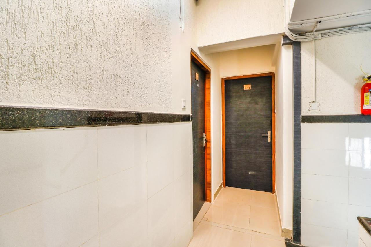Hotel Crystal Inn Mumbai Bagian luar foto