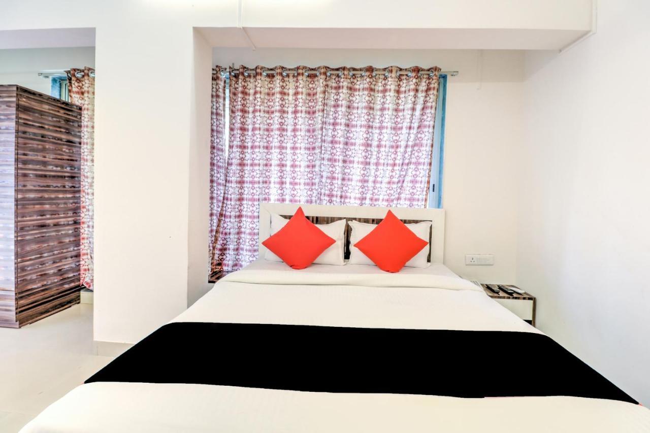 Hotel Crystal Inn Mumbai Bagian luar foto